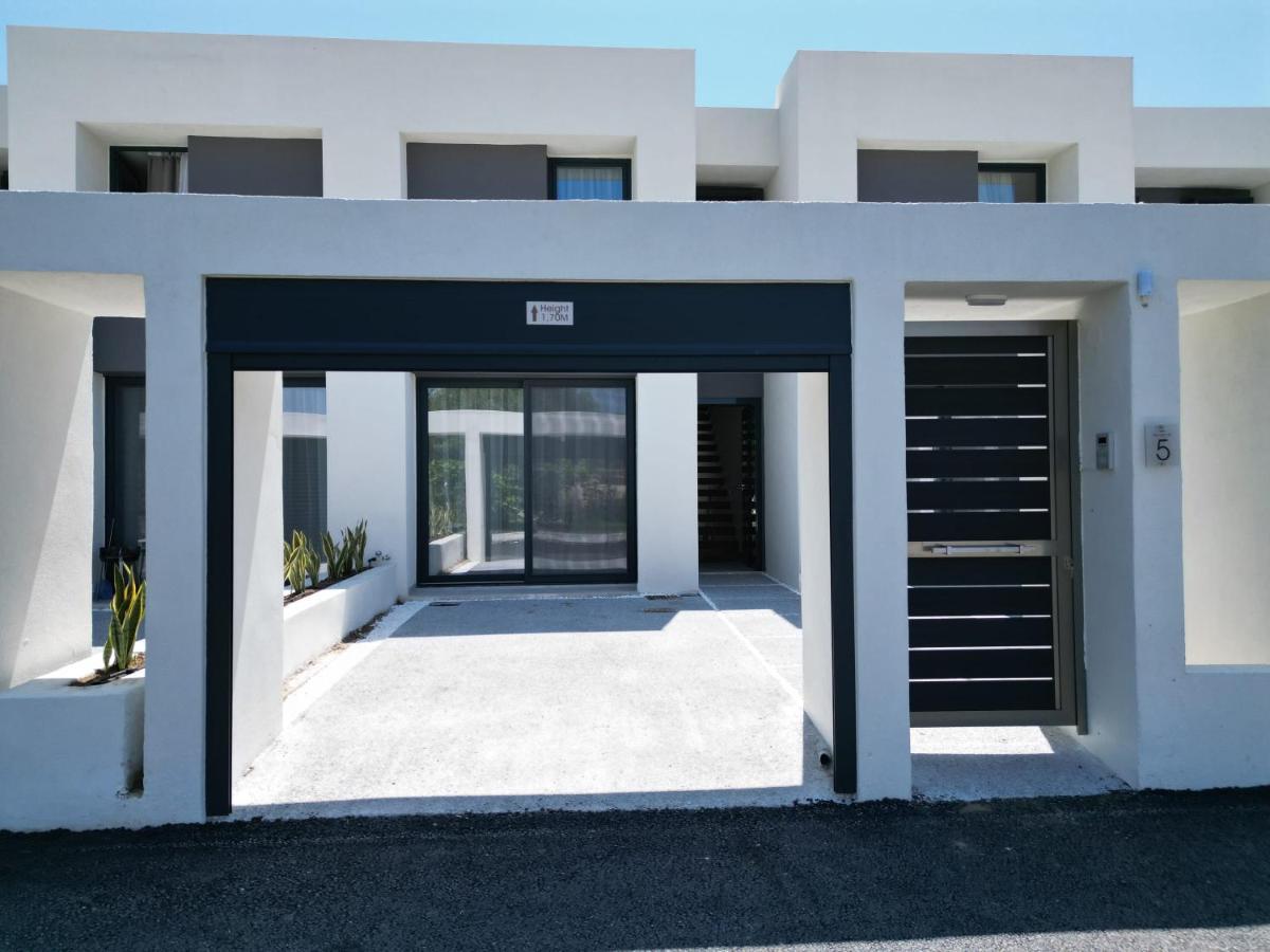 Serene Villas Halkidiki - Cfront Private Pool Nea Iraklia Exterior photo
